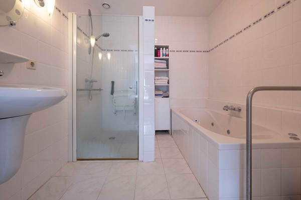 Medium property photo - Bovenstraat 7, 4741 AS Hoeven